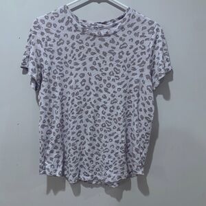 Old Navy Women’s Gray Leopard Print T Shirt